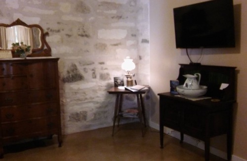Dripping Springs Cottage | Willie Mae’s Cottage at The Homestead B & B