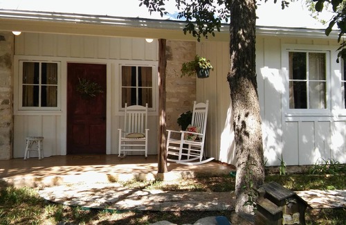 Dripping Springs Cottage | Willie Mae’s Cottage at The Homestead B & B