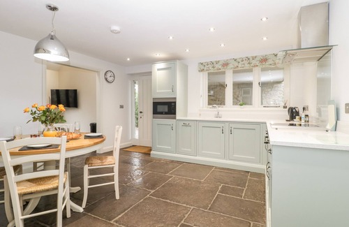 Shapwick House | WILLOW BARN, family friendly, character holiday cottage in Shapwick