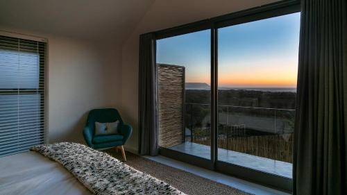 Noordhoek Villa | Willow Beach House - with backup power