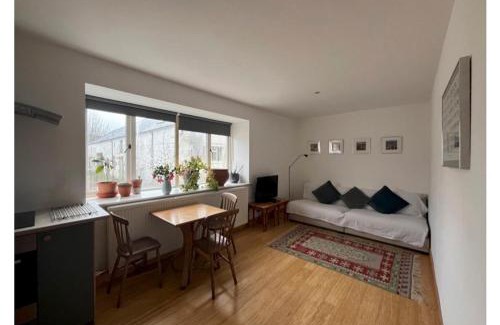 Thornhill House | Willow Cottage, Gilchristland Organic Farm