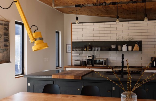 Hillier House | Willow Creek - Modern Sunlit Bungalow