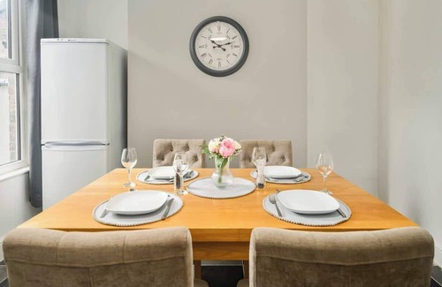Croham Apartment | Willow House - 2-Bedroom House In Merseyside