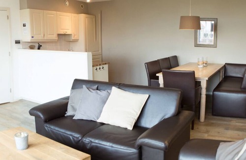 Ameland Apartment | Willow Villa XXXL with 23 beds, 3 cots, 3 saunas and 6 bathrooms