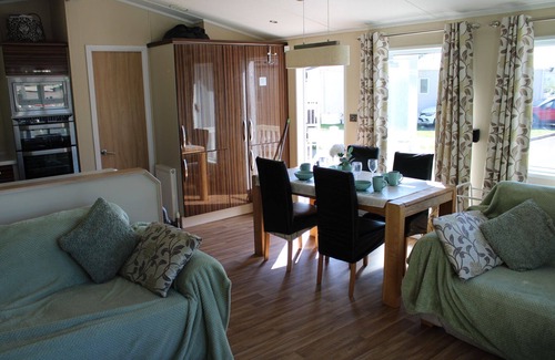 Newton Cabin | Willows 24 3 Bedroom Lodge at Trecco Bay Holiday Park