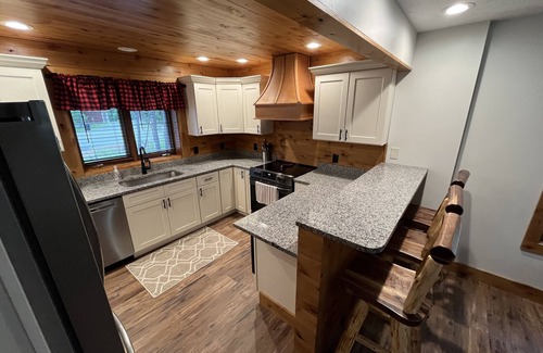 Thompsonville House | Willy T's Crystal Mountain Ski & Golf Cottage