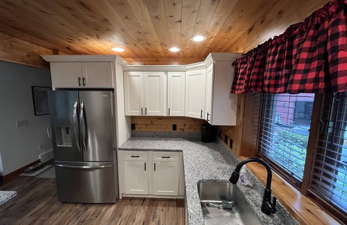 Thompsonville House | Willy T's Crystal Mountain Ski & Golf Cottage