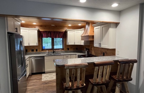 Thompsonville House | Willy T's Crystal Mountain Ski & Golf Cottage