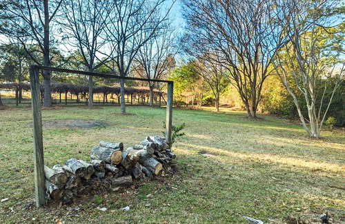 Wilson County House | Wilson Garden of Eden: Southern Getaway with Private Vineyard & Lounge