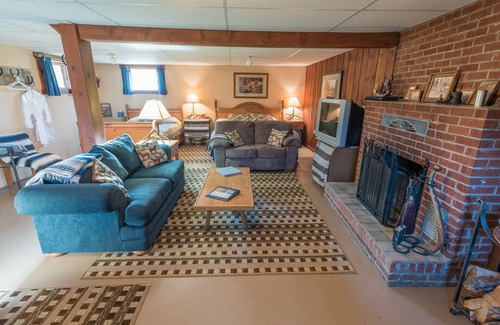 Fossil Bed & Breakfast | Wilson Ranches Retreat