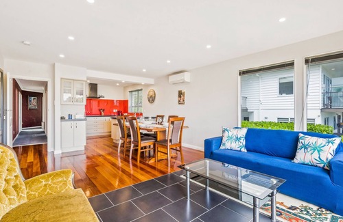 Waikanae House | Winara Winner - Waikanae Holiday Home