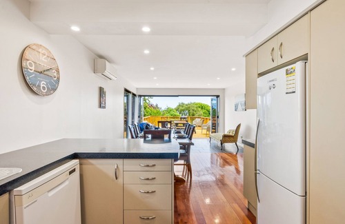 Waikanae House | Winara Winner - Waikanae Holiday Home
