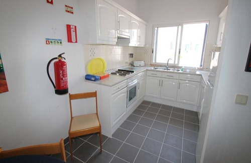 Albufeira Apartment | Windmill Hill 2 bedroom, pool view, A/C and Wi-Fi