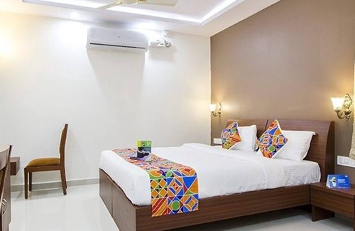 Bangalore City Center Hotel | Windsor Castle Inn with parking