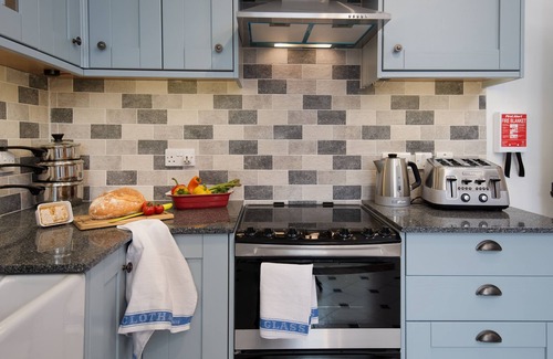 Cockburnspath Cottage | WINDYRIG, Cockburnspath - sleeps 4 in 2 bedrooms