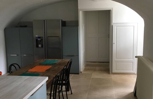 Cucuron House | Wine chateau with swimming pool and tennis court