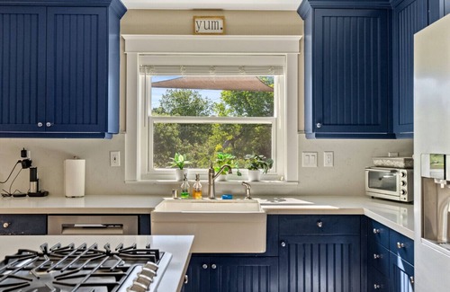 Paso Robles House | Wine Country Modern Farmhouse with Heated Pool, Hot Tub, Cybertruck