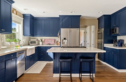 Paso Robles House | Wine Country Modern Farmhouse with Heated Pool, Hot Tub, Cybertruck