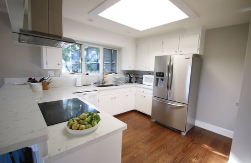 Riebli-Wallace Neighborhood Group House | Wine Country Retreat with Pool, Vineyard, Trampoline, Putting Green and Hot Tub