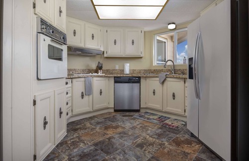Dayton House | Wine Country Retreat With Vineyard Views, Huge Patio, Free Tastings, Gazebo, BBQ, Plush Furniture