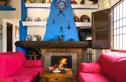 El Borge House | Winehouse with big Pool, BBQ, WiFi, Close to Málaga