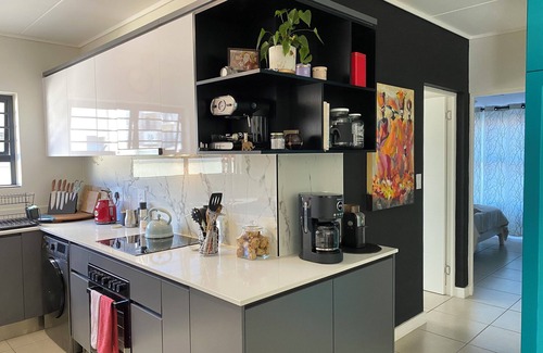 Trawal Apartment | Winelands Flat in Secure Estate w/pool & gym. Pet friendly and weekly cleaning!