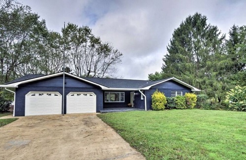 Hendersonville House | Wineries Mountain House Getaway!!