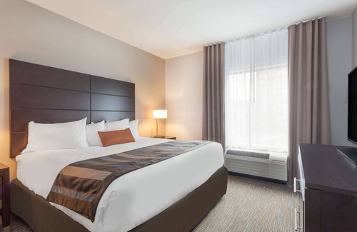 Altoona Hotel | Wingate by Wyndham Altoona Downtown/Medical Center