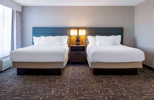 Norma Hotel | Wingate by Wyndham Vineland/Millville