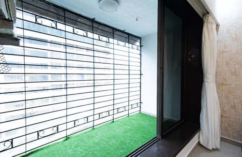 Marol Apartment | Wingy 3 BHK - Complimenatry Breakfast/WIFI/Laundry