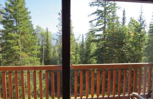 Golden Cabin | Winston Lodge