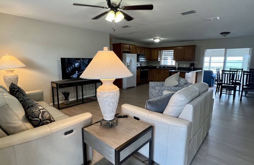 Florida South Atlantic Coast House | WINTER 24-25 NOW AVAILABLE ! Amazing Views, Great Fishing Lake and Pet Friendly!