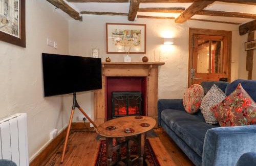 Clare House | Winter Cottage