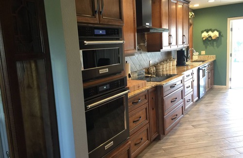 Jan Phyl Village House | Winter Haven, FL Pet Friendly Residential Retreat