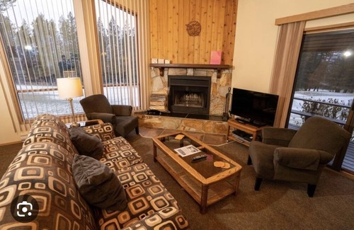East Kootenay Resort | Winter in the sought after Fairmont Hot springs mountain side.nSleeps 6 adults