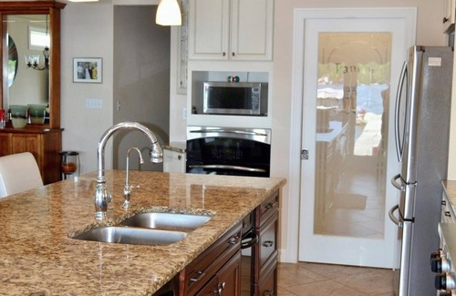 Pinckney House | Winter Retreat on Portage Lake