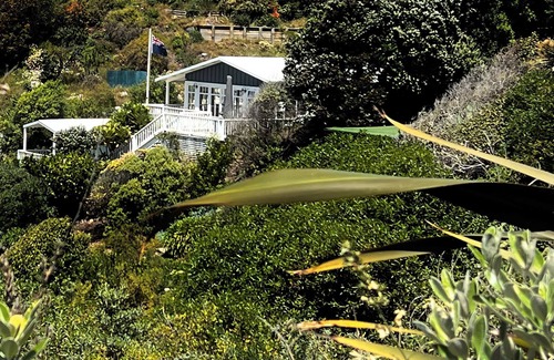 Sumner House | Winter Retreat Overlooking Taylor’s Mistake - Christchurch