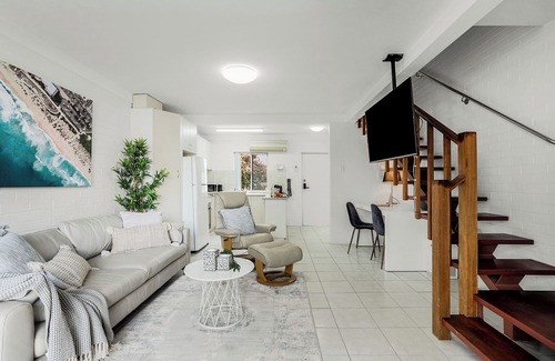 Scarborough Apartment | *Winter Special* Sun, Sand and Smiles: Your Perfect Beach Getaway!
