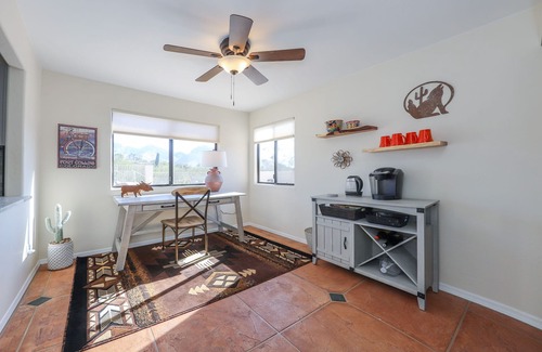 Monte Del Oro House | Winter Sun & Heated Pool Bliss! Family friendly.