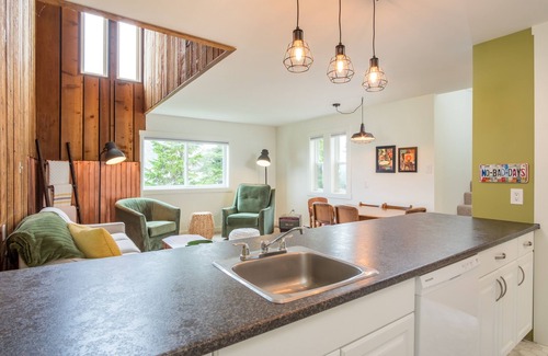 Courtenay House | Winter Wren Mount Washignton Village