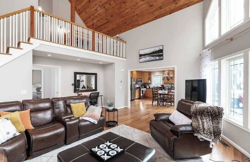 Chestnut Springs Ski Chalet | Wintergreen Ridge Retreat