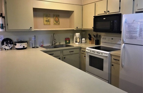 Ghent Apartment | Winterplace Condo E302