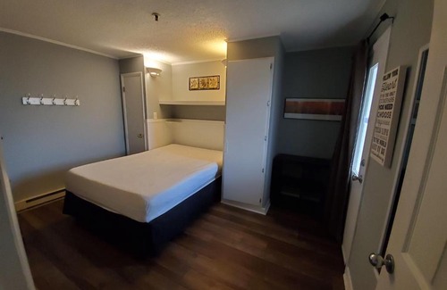 Ghent Apartment | Winterplace Condo Ski in Ski out E103