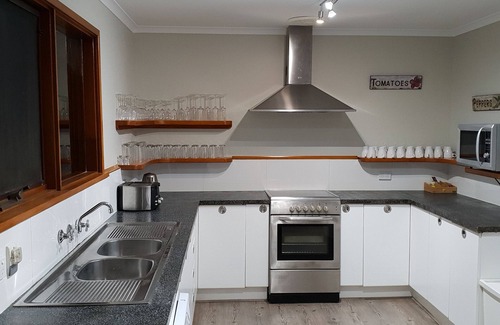 East Jindabyne House | Winterwood - Large 6 bedroom house