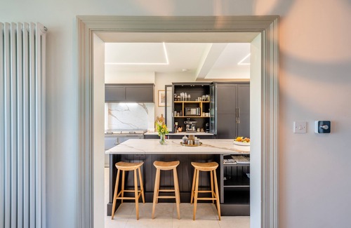 Appledore House | Wintor House - Five Bedroom House, Sleeps 10