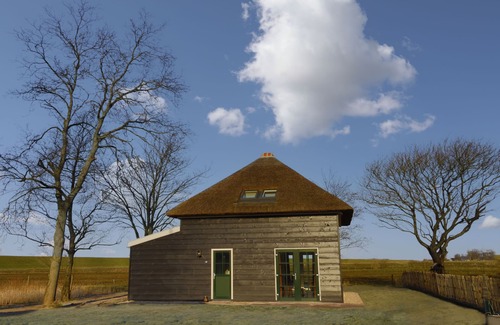 Hippolytushoef House | Wiringherlant by Interhome