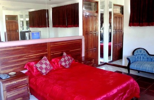 Mutare House | Wise Owl Motel