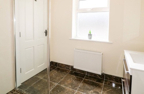 Annagry Cottage | WISTERIA COTTAGE, family friendly in Annagry, County Donegal