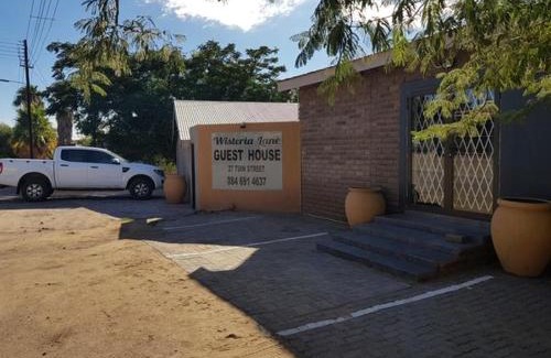 Tsantsabane House | Wisteria Lane Guesthouse