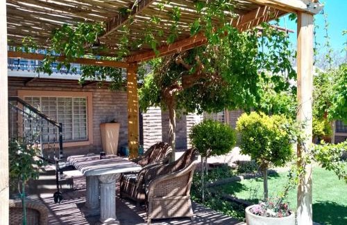 Tsantsabane House | Wisteria Lane Guesthouse